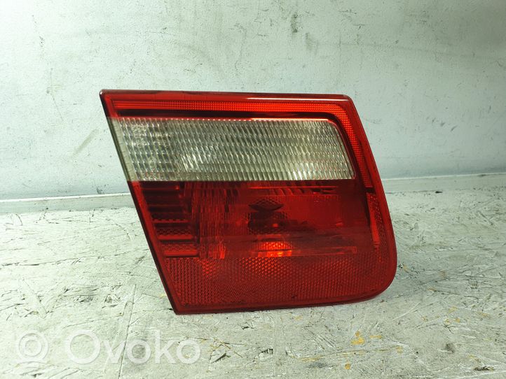 BMW 3 E46 Lampy tylnej klapy bagażnika 63218368759