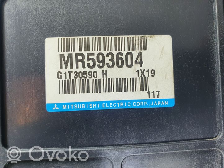 Mitsubishi Pajero Moottorin ohjainlaite/moduuli MR593604