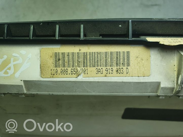 Volkswagen PASSAT B3 Spidometrs (instrumentu panelī) 3AO919033D