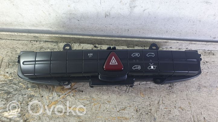 Mercedes-Benz Vito Viano W639 Przycisk świateł awaryjnych 6395450107