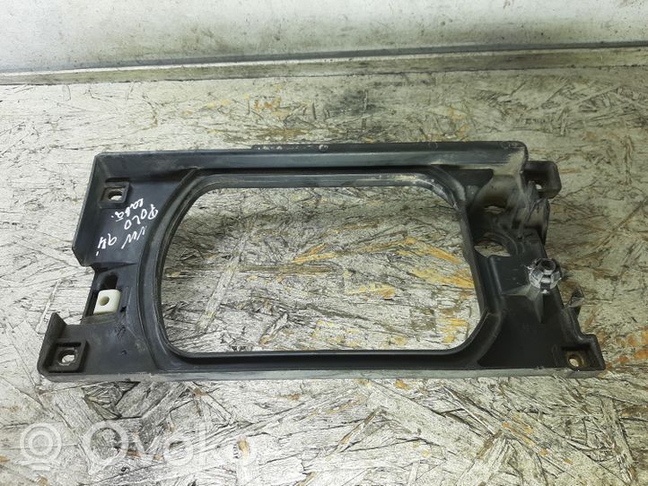 Volkswagen Polo II 86C 2F Support phare frontale 13755000