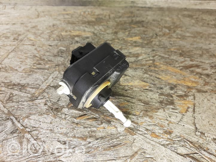 Volvo XC70 Headlight level adjustment motor P2004