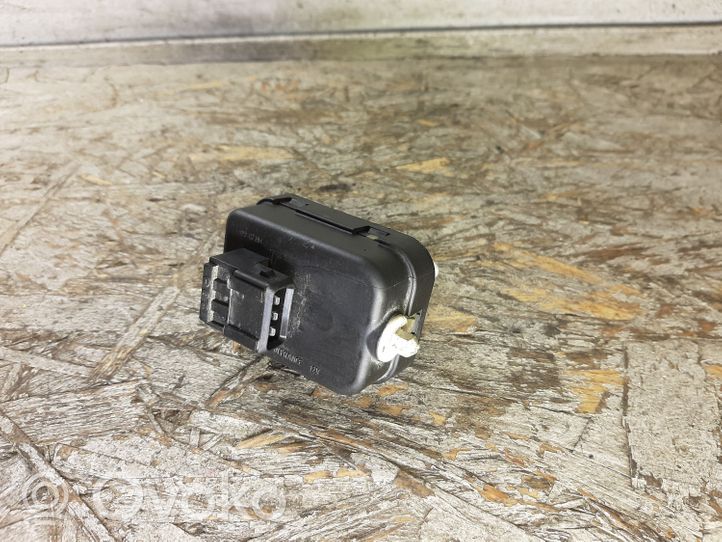 Volvo XC70 Headlight level adjustment motor P2004