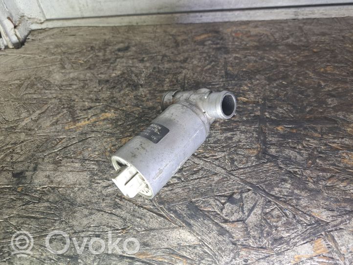 BMW 7 E38 Valvola di regolazione del minimo 1744713