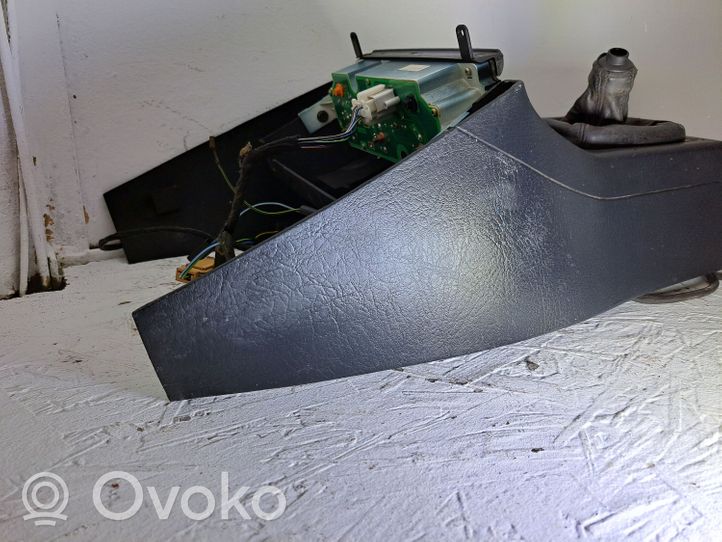 Audi 80 90 S2 B4 Keskikonsoli 8A1863243D