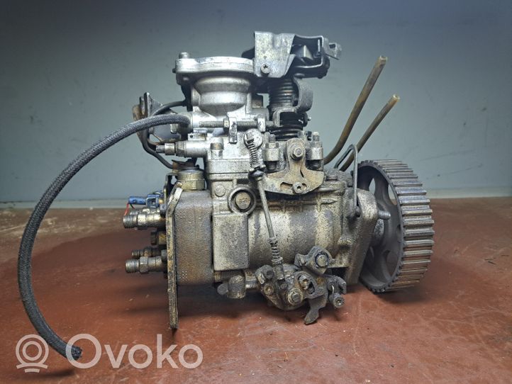 Volkswagen PASSAT B3 Polttoaineen ruiskutuksen suurpainepumppu 028130108F