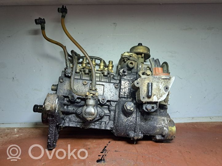 Mercedes-Benz E W124 Fuel injection high pressure pump 6050700101