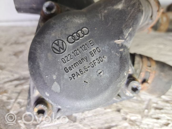 Audi A3 S3 A3 Sportback 8P Termostat / Obudowa termostatu 022121121E