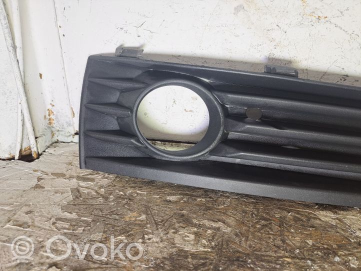 Opel Zafira B Grille antibrouillard avant 13124989