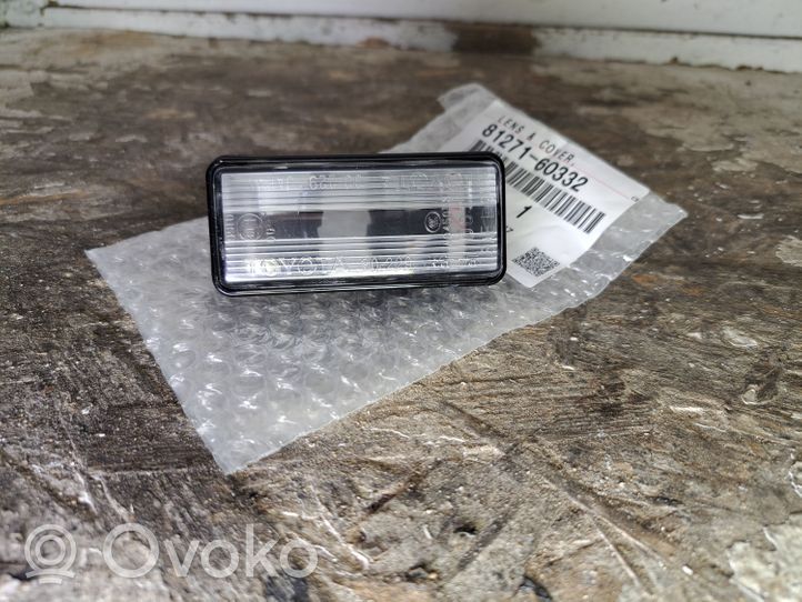 Toyota Land Cruiser (J120) Lampa oświetlenia tylnej tablicy rejestracyjnej 8127160332