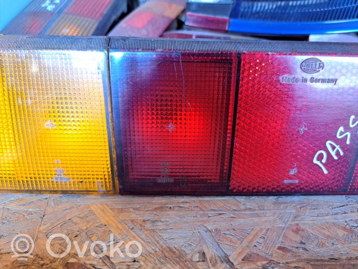 Volkswagen PASSAT Lampa tylna 325945111B