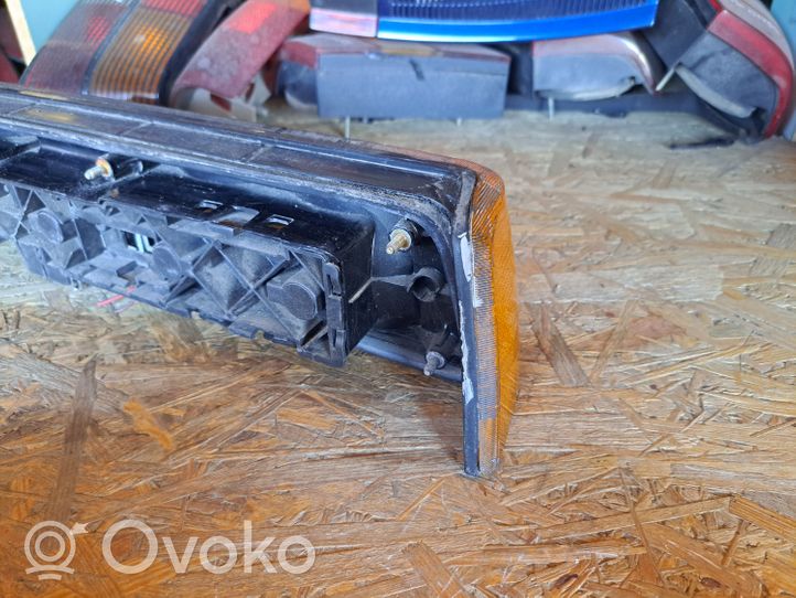 Volkswagen PASSAT Lampa tylna 325945111B