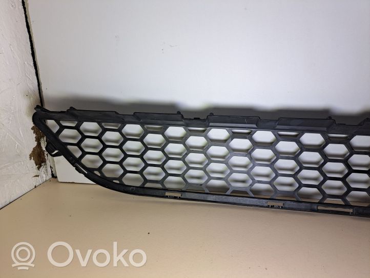 Volvo S60 Kratka dolna zderzaka przedniego 30795021