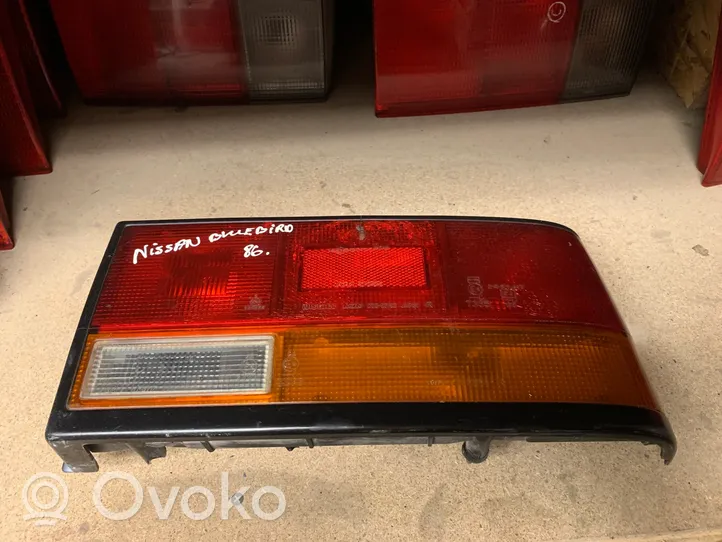 Nissan Bluebird Feux arrière / postérieurs 22063192