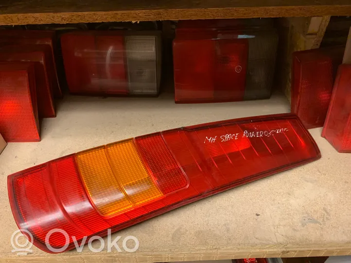 Mitsubishi Space Runner Rear/tail lights 22087268