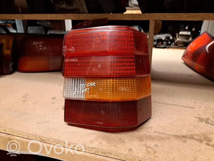 Ford Escort Lampa tylna 81AG13A602