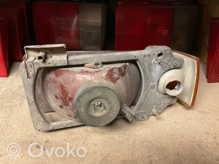 Audi 80 90 B2 Lampa przednia 1305621025