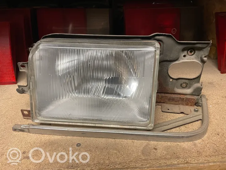 Mazda 323 Lampa przednia 10041790