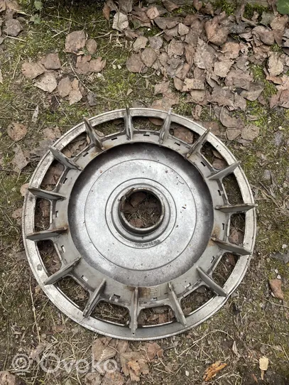 Volvo 740 R14 wheel hub/cap/trim 