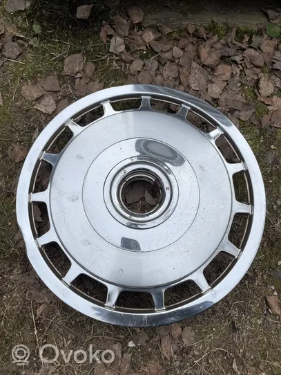 Volvo 740 R14 wheel hub/cap/trim 