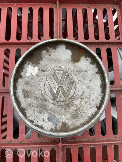 Volkswagen Jetta I Borchia ruota originale 