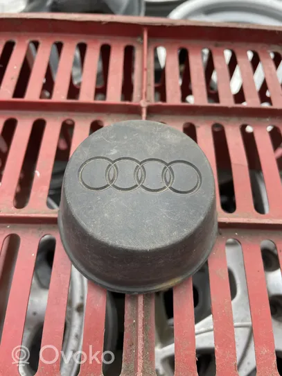 Audi 100 200 5000 C3 Gamyklinis rato centrinės skylės dangtelis (-iai) 431601171