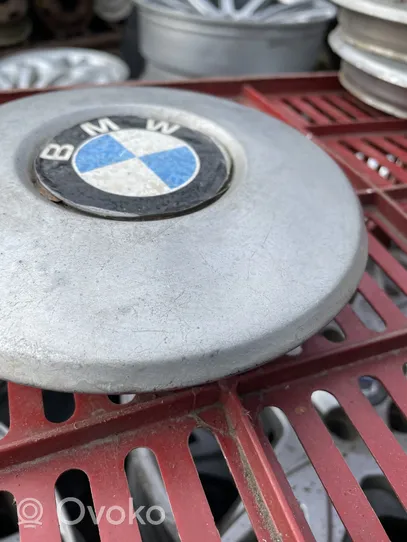 BMW 5 E12 Alkuperäinen pölykapseli 