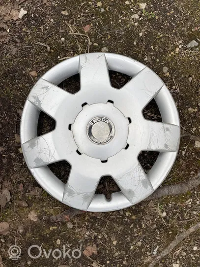 Skoda Fabia Mk1 (6Y) R14 wheel hub/cap/trim 6Y0601147L