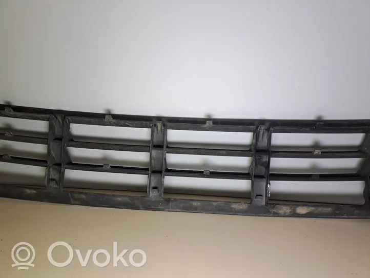 Ford Mondeo MK I Kratka dolna zderzaka przedniego 93BB17B968BB