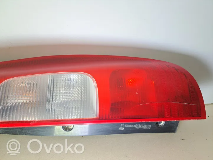 Mitsubishi Colt Lampa tylna MR957374