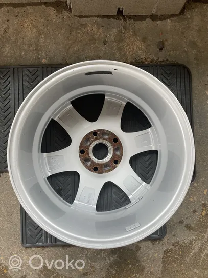 Volkswagen Transporter - Caravelle T5 R17 alloy rim B757