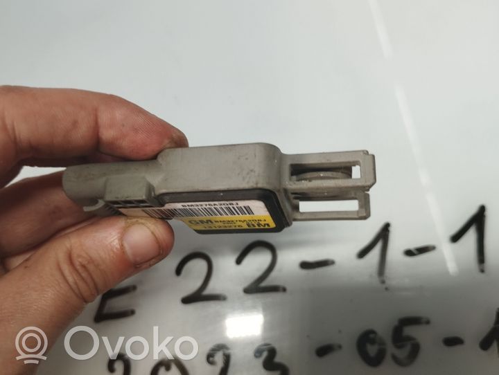 Opel Vectra C Turvatyynyn törmäysanturi 13123276