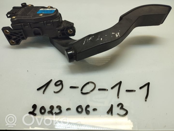 Audi A6 S6 C5 4B Accelerator throttle pedal 8D1723523G