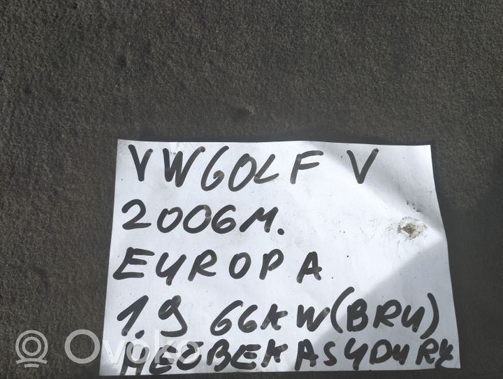 Volkswagen Golf V Pystyantennivahvistin 1K6035570B