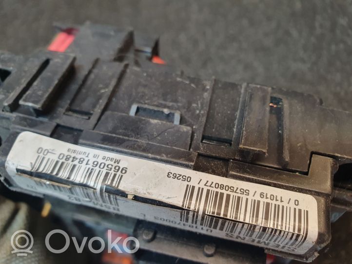 Citroen Xsara Picasso Module de fusibles U118470003L