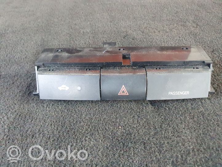 Toyota Corolla Verso AR10 Hazard light switch 