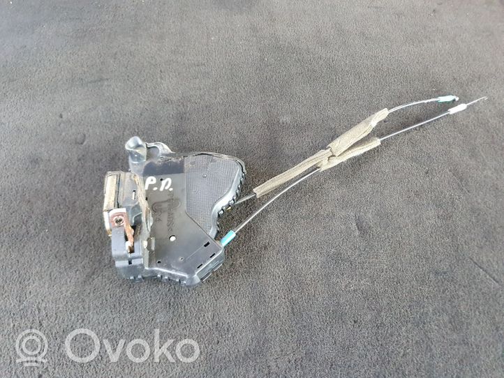 Toyota Corolla Verso AR10 Front door lock 