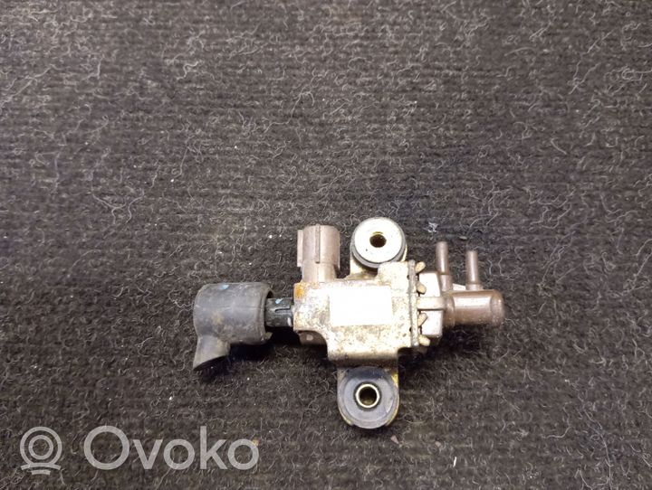 Toyota Corolla E120 E130 Zawór podciśnienia / Elektrozawór turbiny 2581927020