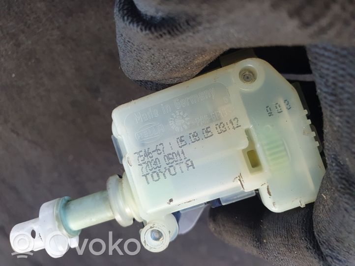 Toyota Avensis T250 Siłownik klapki wlewu paliwa 7703005011