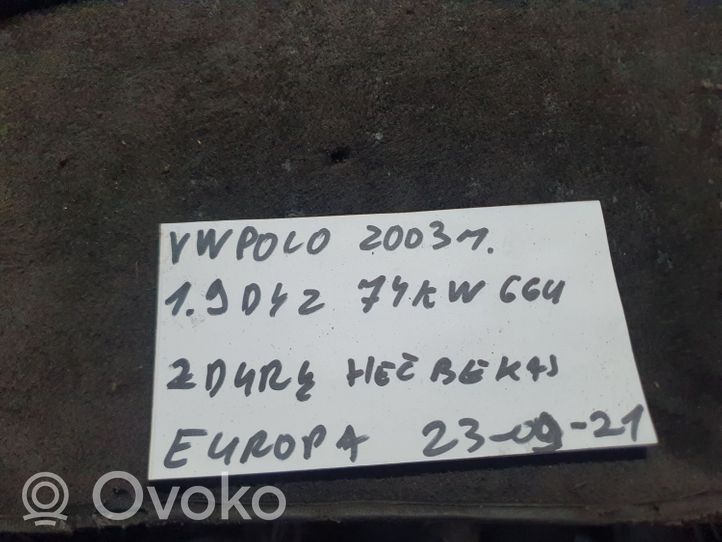 Volkswagen Polo Tapa de balancines 038103475