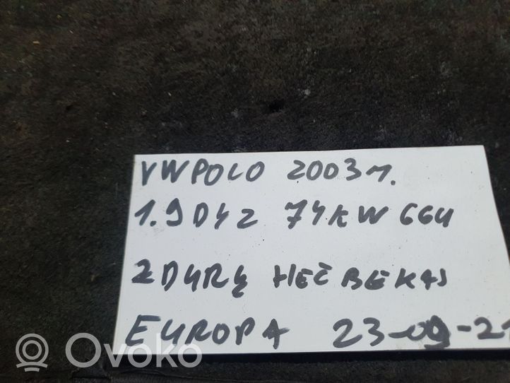 Volkswagen Polo Paskirstymo velenėlis 038109111E