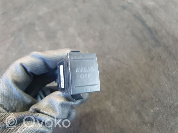 Volkswagen Polo Passenger airbag on/off switch 6Q0919235B