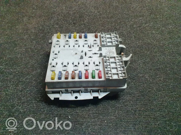 Alfa Romeo 147 Fuse box set 46558760