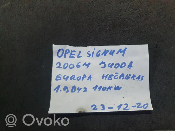 Opel Signum Wtryskiwacz paliwa 0445110243