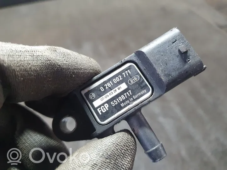 Opel Zafira B Sensor de presión del escape 0281002771