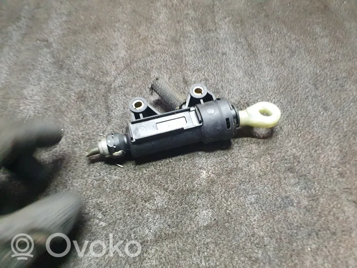 BMW 3 E46 Clutch master cylinder 21526758822