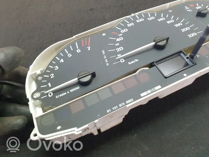 Opel Vectra B Speedometer (instrument cluster) 90569785KK