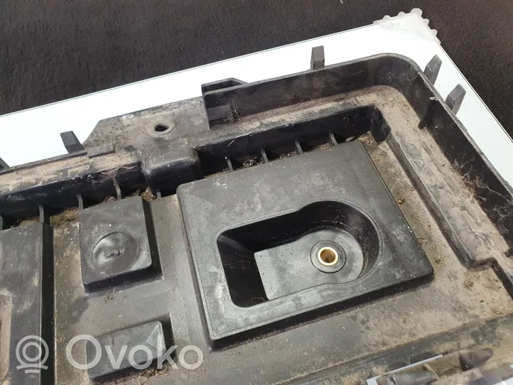 Volkswagen Golf Plus Boîte de batterie 1K0915333