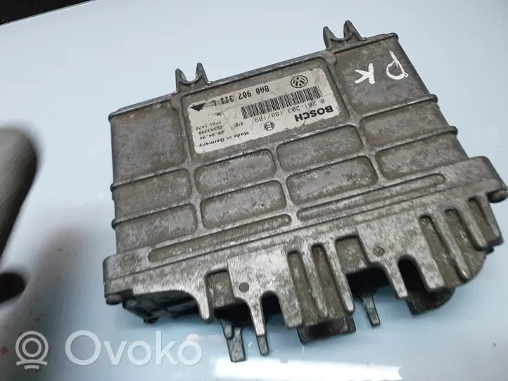 Volkswagen PASSAT B4 Calculateur moteur ECU 8A0907311L