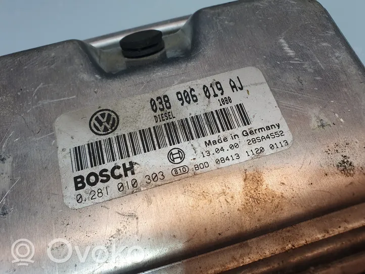 Volkswagen PASSAT B5 Variklio valdymo blokas 038906019AJ